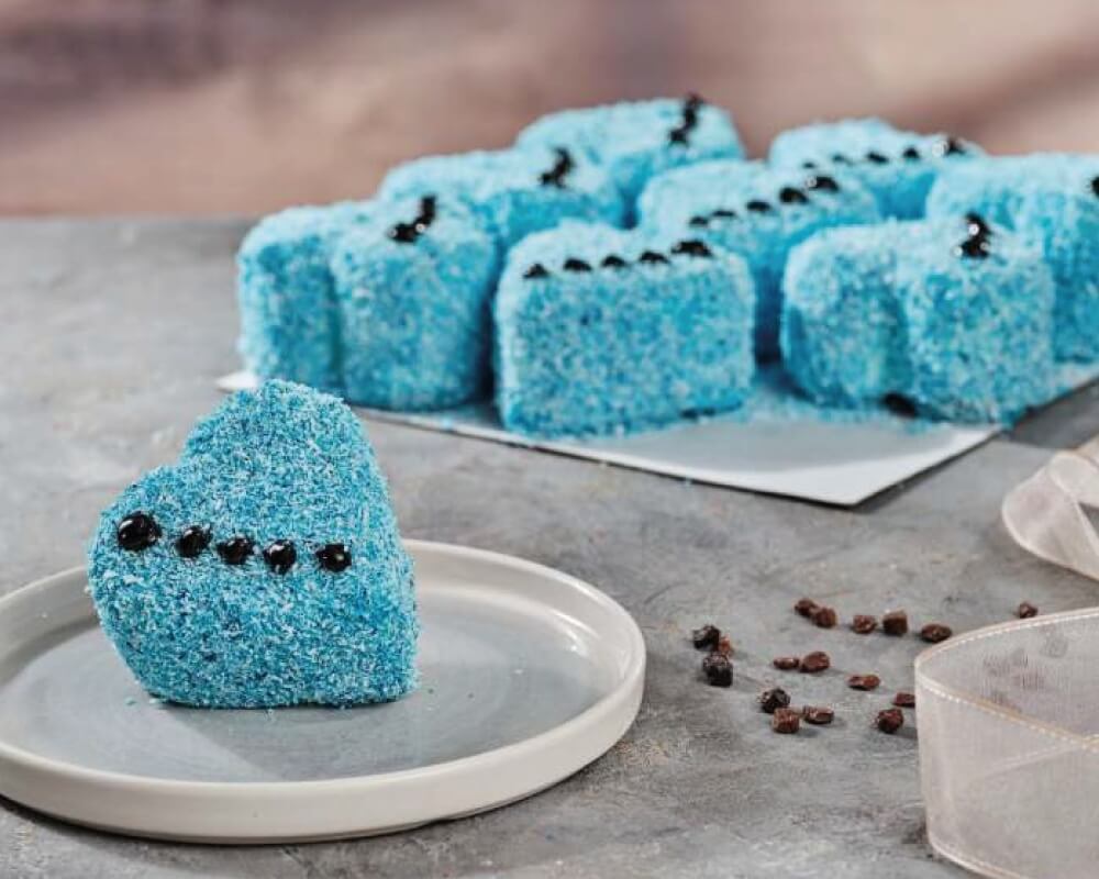 Yaban mersinli kadife kek ve beyaz çikolatalı kremanın uyumundaki eşsiz lezzet.